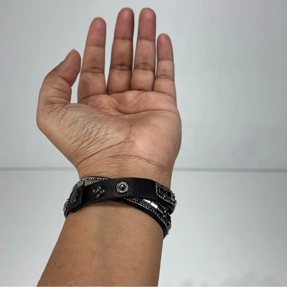 Stella & Dot Cady Wrap Bracelet Silver (Retired)